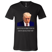 Trump Mugshot Never Surrender Funny Trump 2024 V-Neck T-Shirt