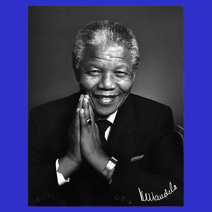 Tata Madiba Nelson Mandela Signature Collection Button