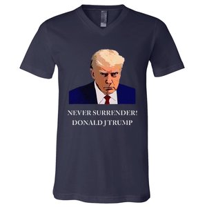 Trump Mugshot Never Surrender Funny Trump 2024 V-Neck T-Shirt