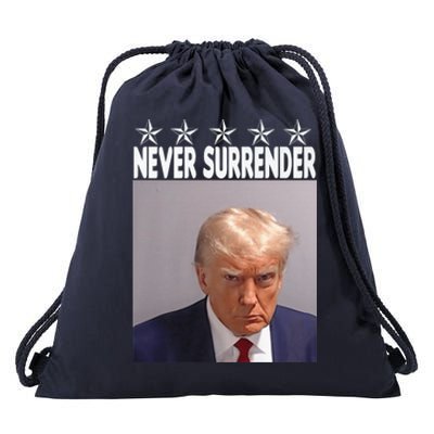 Trump Mug Shot Shirt - Never Surrender -Pro Trump 2024 Drawstring Bag