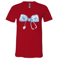 Toile Nurse Bow Blue Coquette Nurse Stethoscope Bow V-Neck T-Shirt