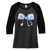 Toile Nurse Bow Blue Coquette Nurse Stethoscope Bow Women's Tri-Blend 3/4-Sleeve Raglan Shirt