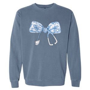 Toile Nurse Bow Blue Coquette Nurse Stethoscope Bow Garment-Dyed Sweatshirt