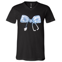 Toile Nurse Bow Blue Coquette Nurse Stethoscope Bow V-Neck T-Shirt