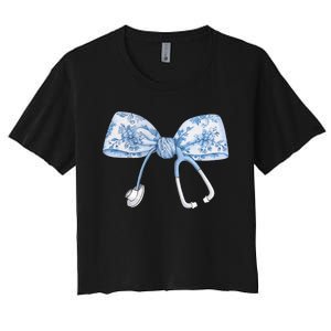 Toile Nurse Bow Blue Coquette Nurse Stethoscope Bow Women's Crop Top Tee