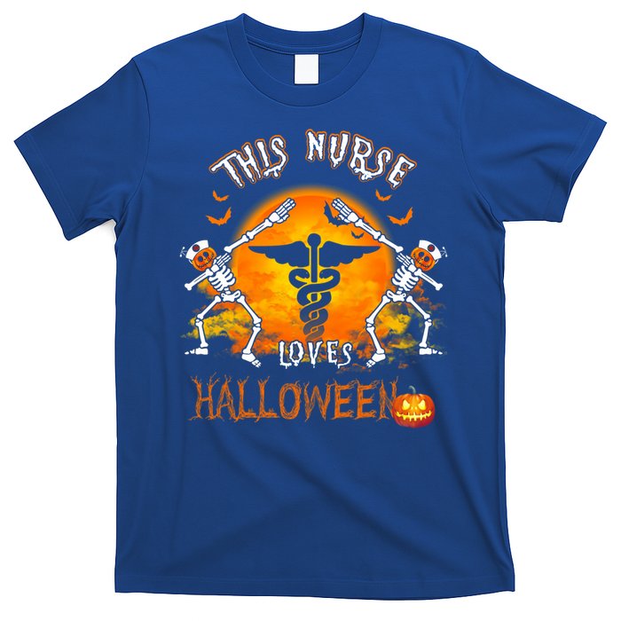 This Nurse Loves Halloween Pumpkin Dabbing Skeleton Funny Gift T-Shirt