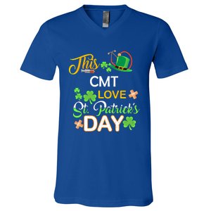 This Nurse Love St Patrick's Day Cmt One Lucky Nurse Gift V-Neck T-Shirt