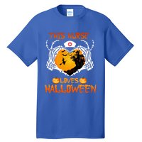 This Nurse Loves Halloween Skeleton Hand Heart Gift Tall T-Shirt