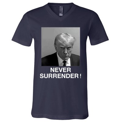 Trump never surrender Donald Trump Mugshot 2024 V-Neck T-Shirt