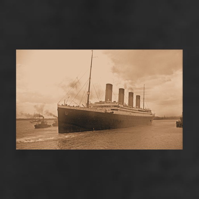 Titanic Original Photo Sepia 1912 25L Jumbo Tote