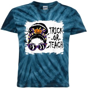 Trick or Teach Cute Halloween Teacher Messy Bun Retro Shades Kids Tie-Dye T-Shirt