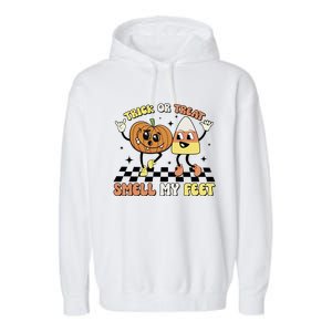 Trick Or Treat Smell My Feet Pumpkin Halloween Gift Garment-Dyed Fleece Hoodie