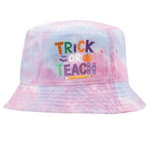 Trick Or Teach Halloween Retro Pumpkin Teacher Tie-Dyed Bucket Hat