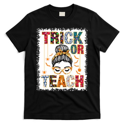 Trick Or Teach Teacher Halloween Costume 2024 T-Shirt