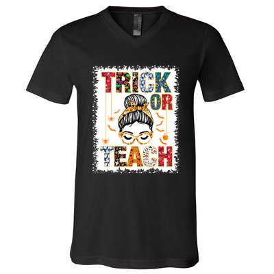 Trick Or Teach Teacher Halloween Costume 2024 V-Neck T-Shirt