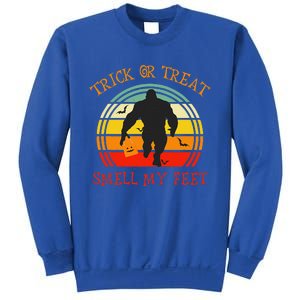 Trick Or Treat Smell Feet Bigfoot Halloween Funny Sweatshirt