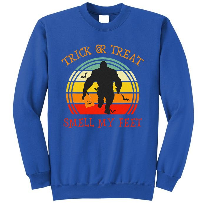 Trick Or Treat Smell Feet Bigfoot Halloween Funny Sweatshirt