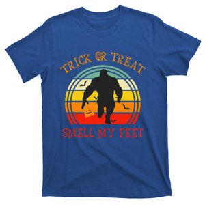 Trick Or Treat Smell Feet Bigfoot Halloween Funny T-Shirt