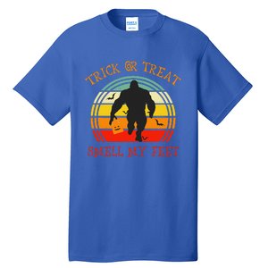 Trick Or Treat Smell Feet Bigfoot Halloween Funny Tall T-Shirt