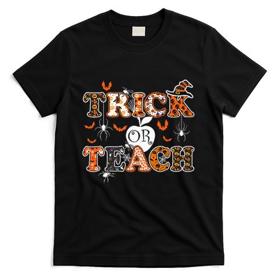 Trick Or Teach Funny Teacher Halloween Costume 2020 Gifts T-Shirt