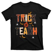 Trick Or Teach Retro Halloween Teacher Women Costume T-Shirt