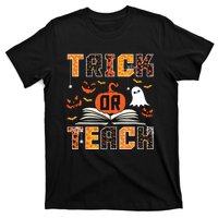 Trick Or Teach Retro Halloween Teacher Costume T-Shirt