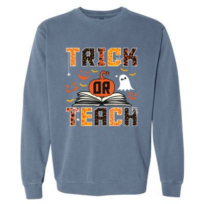 Trick Or Teach Retro Halloween Teacher Costume Garment-Dyed Sweatshirt