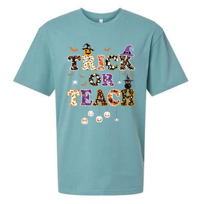 Trick Or Teach Retro Halloween Teacher Costume Sueded Cloud Jersey T-Shirt