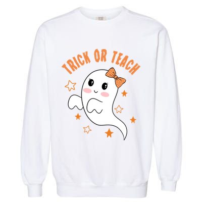 Trick Or Teach Cute Halloween Teacher Garment-Dyed Sweatshirt