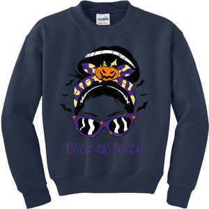 Trick or Teach Cute Halloween Teacher Messy Bun Retro Shades Kids Sweatshirt