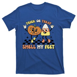 Trick Or Treat Smell My Feet Pumpkin Halloween Gift T-Shirt