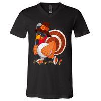 Turkey Playing Golf Thanksgiving Turkey Golf V-Neck T-Shirt