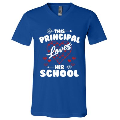 This Principal Loves Her School Happy Principals Day Cute Gift V-Neck T-Shirt