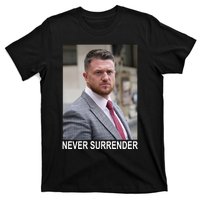 Tommy Robinson And Trump Mugshot Never Surrender T-Shirt