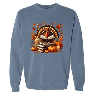 Turkey Reading Books Fall Thanksgiving Teacher Book Lovers Garment-Dyed Sweatshirt