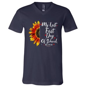 Teachers Retirement My Last First Day Of School Funny V-Neck T-Shirt