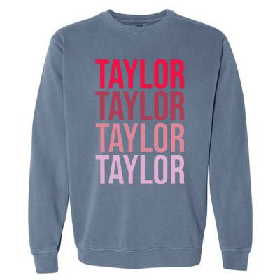 Taylor Retro Wordmark Pattern I love Taylor Garment-Dyed Sweatshirt