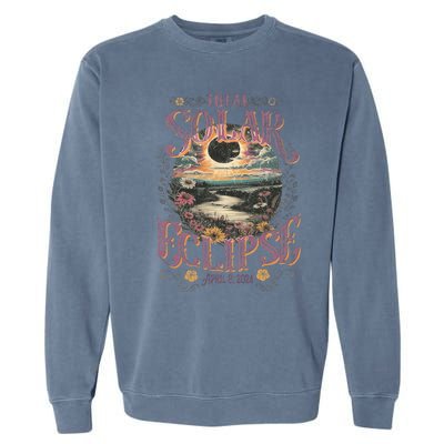 Total Solar Eclipse April 8 2024 Vintage Flowers Astrology Garment-Dyed Sweatshirt