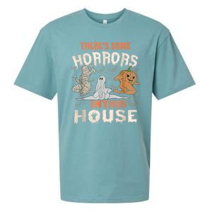 Theres Some Horrors In This House Halloween Pumpkin Ghost Trending Design Sueded Cloud Jersey T-Shirt