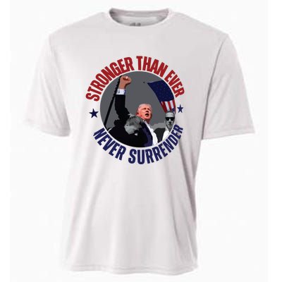 Trump Shot Photo Never Surrender Trump 2024 Butler Rally Trump Cooling Performance Crew T-Shirt