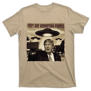 Trump Selfie Ufo Alien Abduction Trump Alien Ufo Abduction T-Shirt