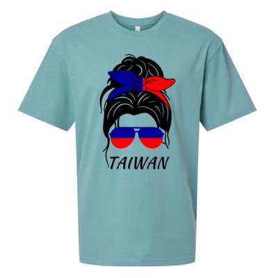 Taiwan Taiwanese Bandana Sunglasses Colors Taiwan Great Gift Sueded Cloud Jersey T-Shirt