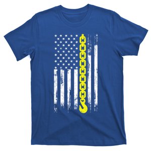 Tow Truck Driver Thin Yellow Line Usa Flag Gift Towing Dad Gift T-Shirt