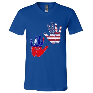 Taiwan Taiwanese Flag Proud America Hands Dna Mix Breed Meaningful Gift V-Neck T-Shirt