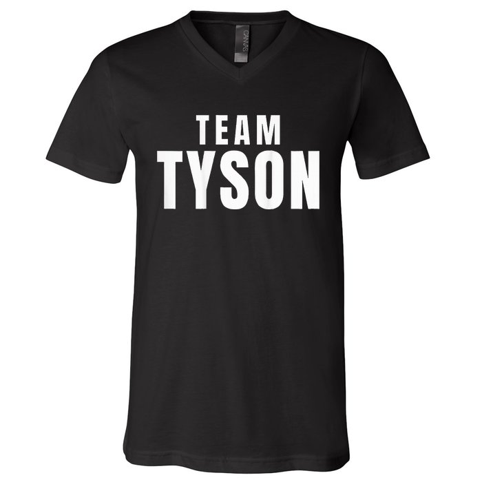 Team Tyson Family Personalized Name Vintage Tyson V-Neck T-Shirt