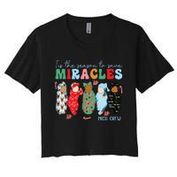 Tis The Season To Save Miracles Nicu Crew Nurse Christmas Women's Crop Top Tee