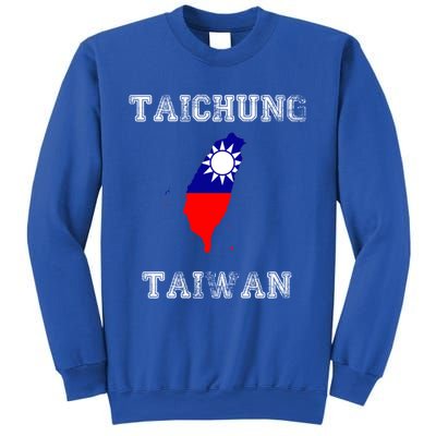 Taichung Taiwan Vintage Taiwan Flag Map Design Gift Sweatshirt