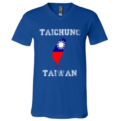 Taichung Taiwan Vintage Taiwan Flag Map Design Gift V-Neck T-Shirt