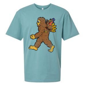 Turkey Trotting with Bigfoot Hilarious Thanksgiving Sueded Cloud Jersey T-Shirt