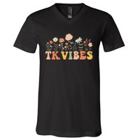 TK Vibes Wildflower Retro Teacher Daisy Back To School V-Neck T-Shirt